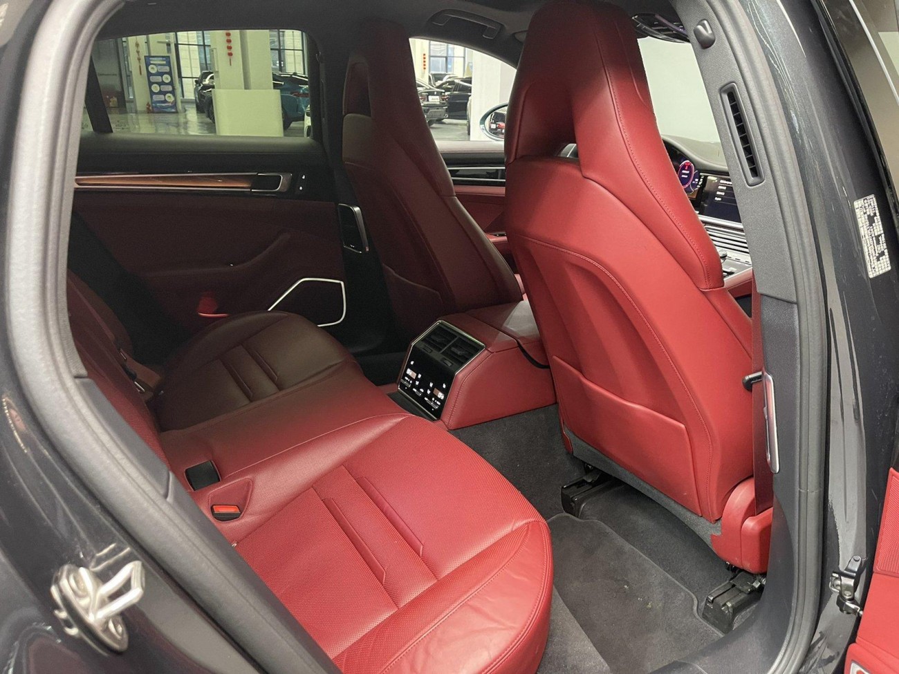 Porsche Panamera 2023