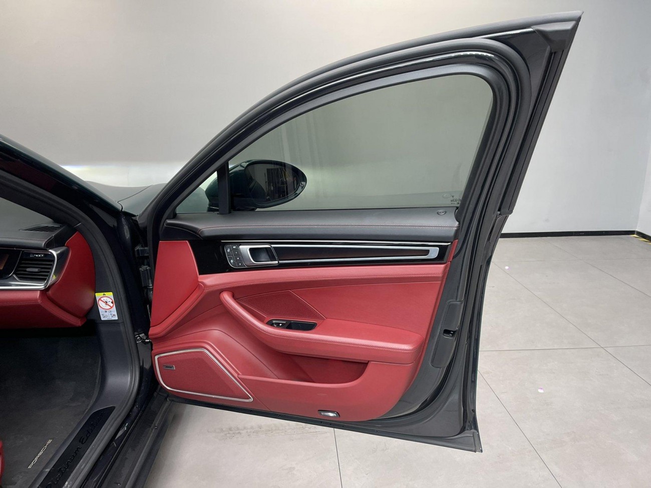 Porsche Panamera 2023