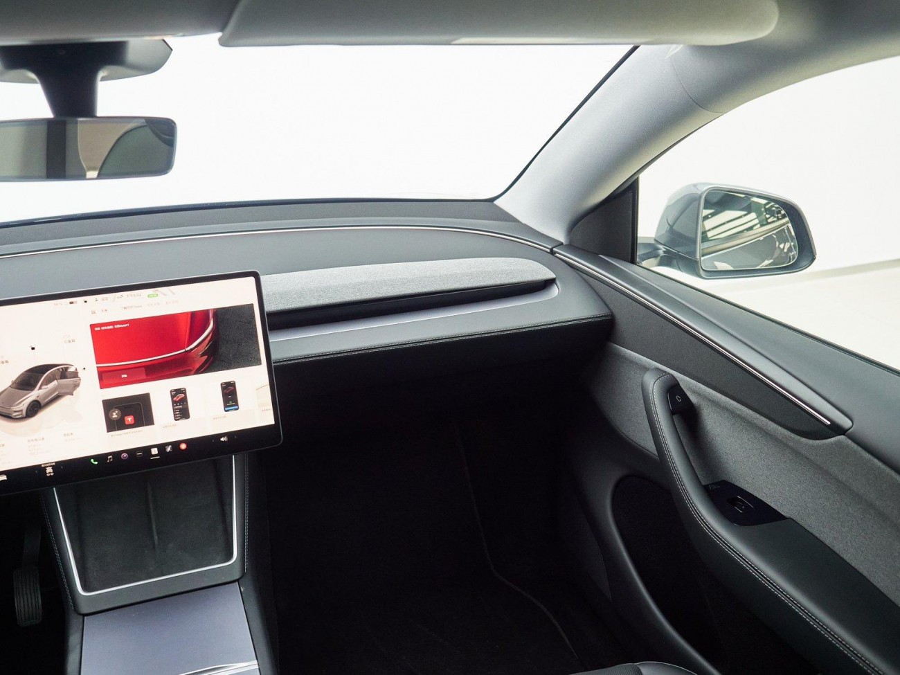 Tesla Model Y 2025