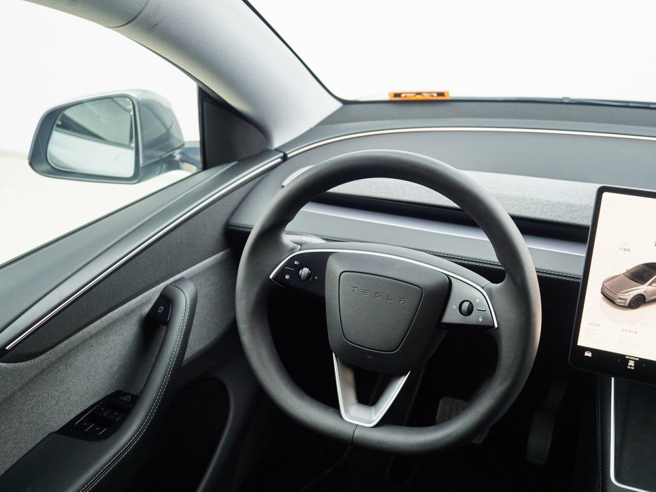 Tesla Model Y 2025