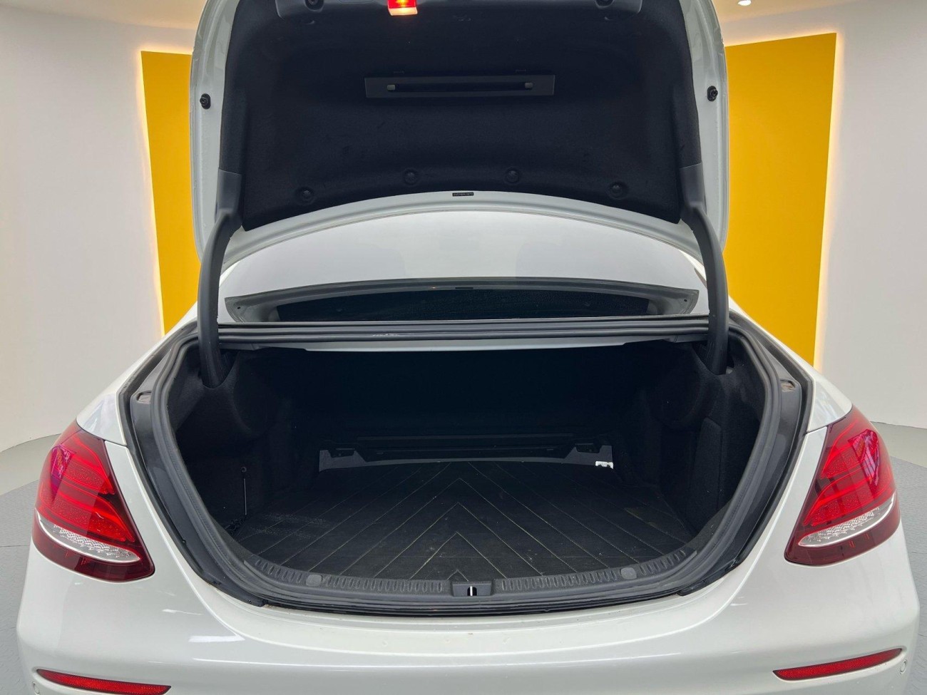 Mercedes-Benz E 260 L 2019