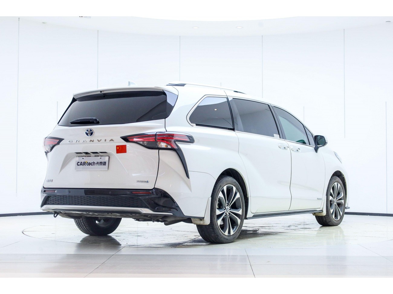 Toyota Granvia 2023