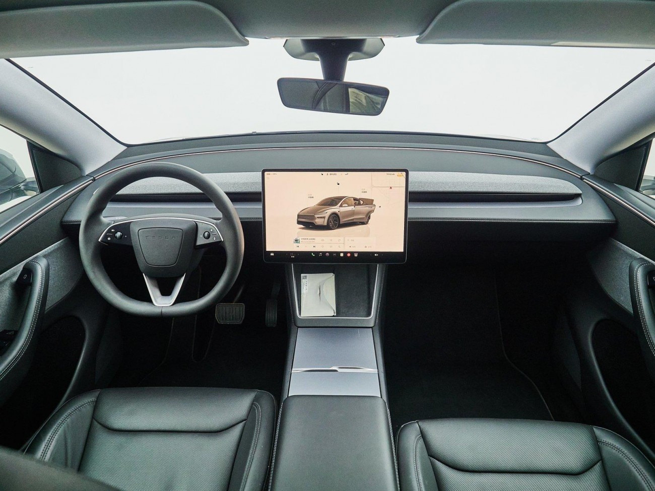 Tesla Model Y 2025