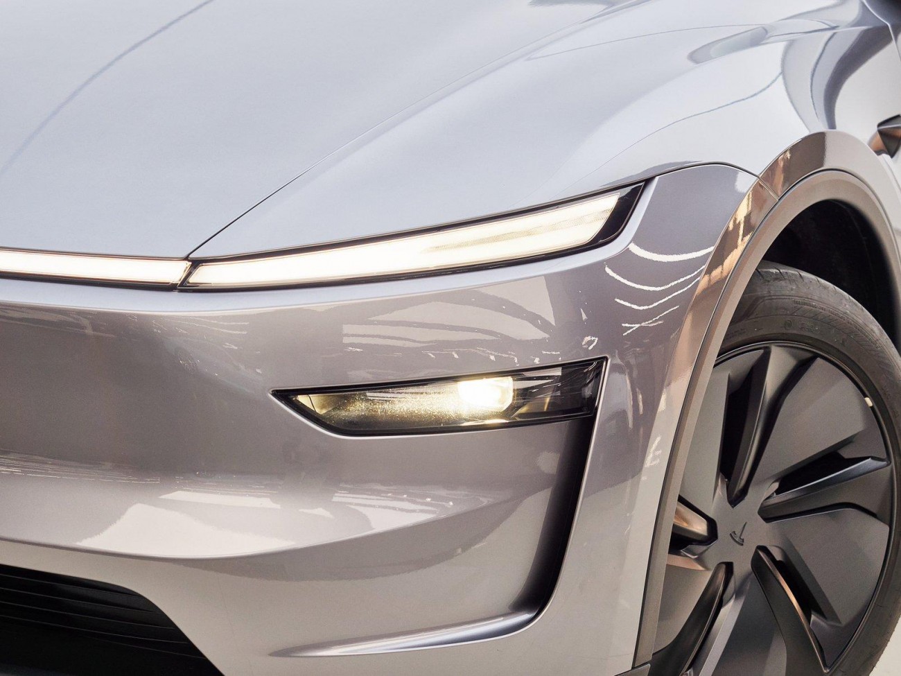 Tesla Model Y 2025