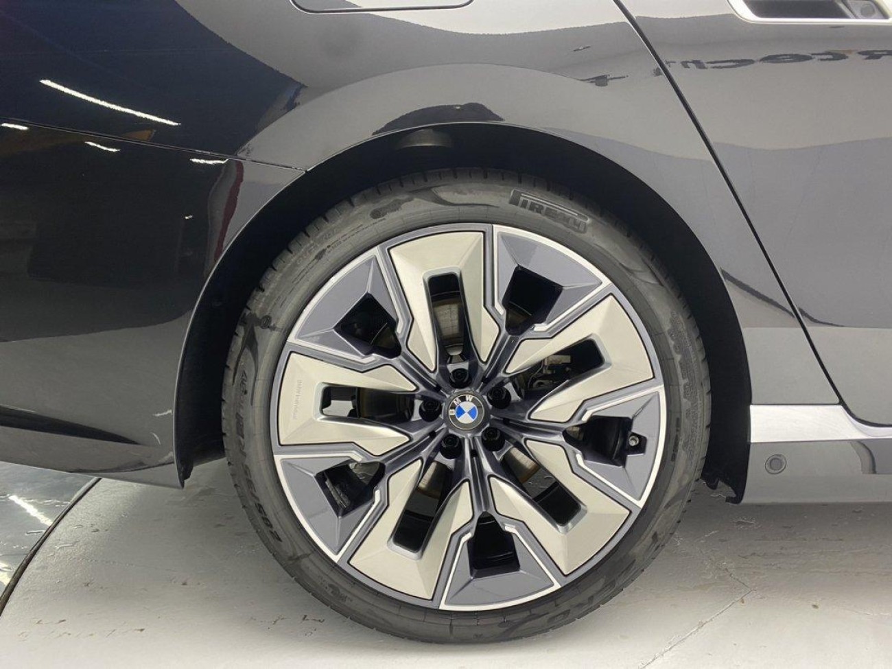 BMW 740Li 2024