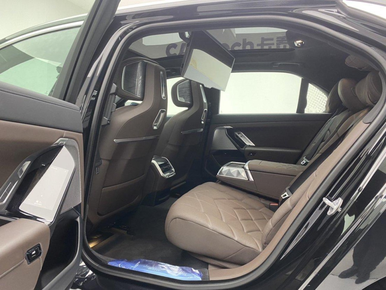 BMW 740Li 2024