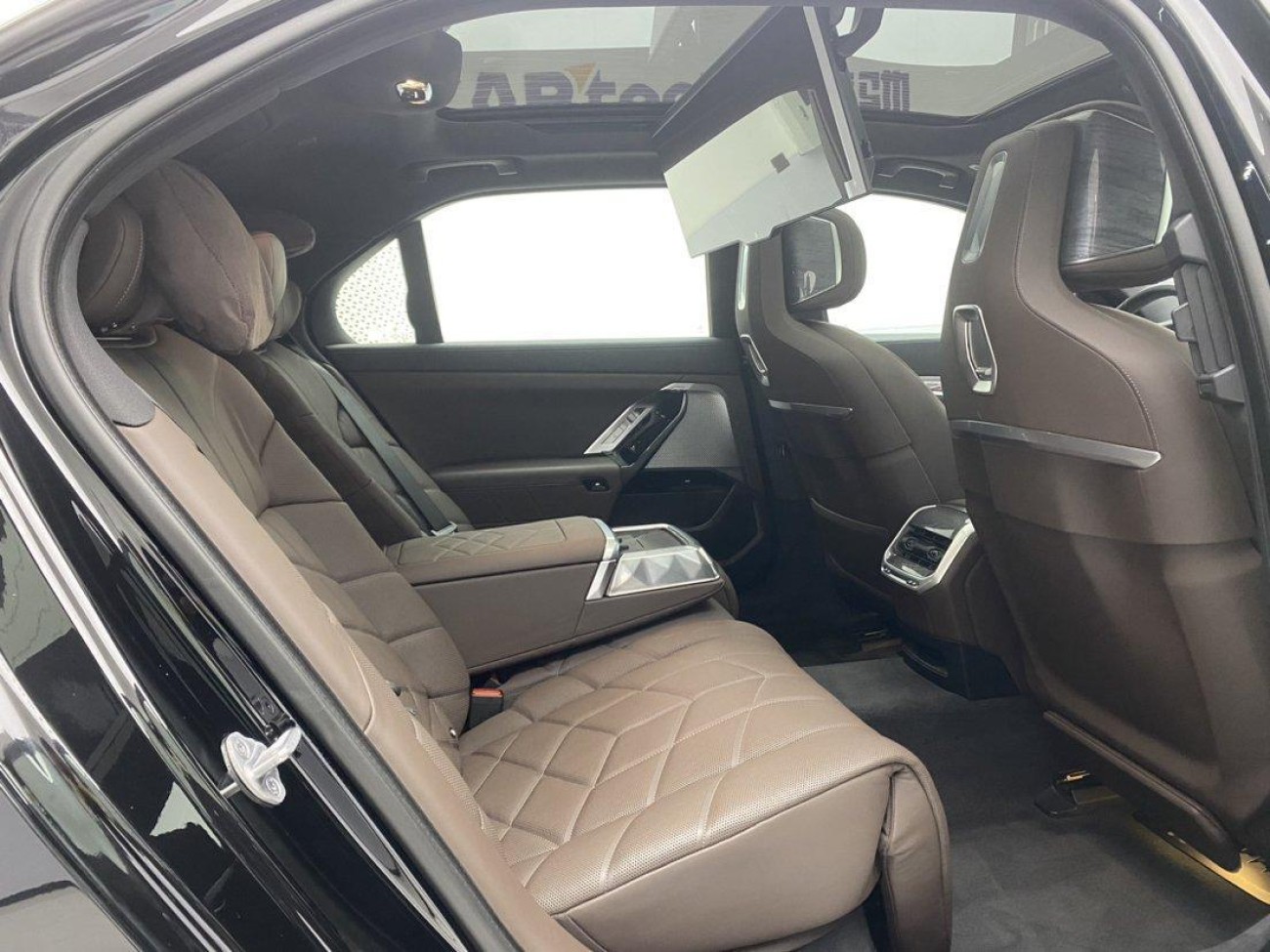 BMW 740Li 2024