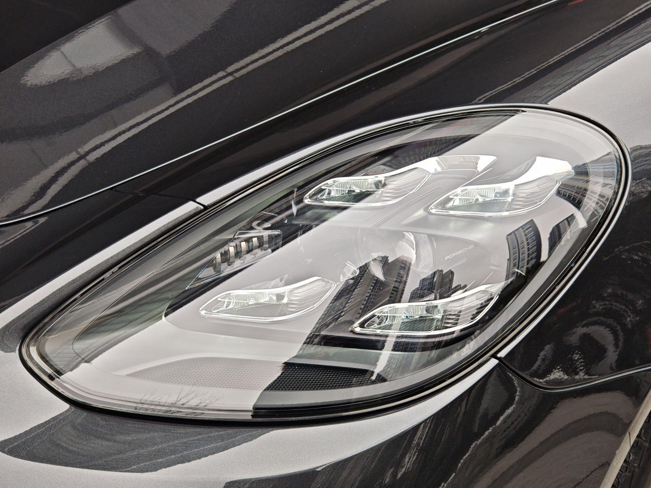 Porsche Panamera 2021