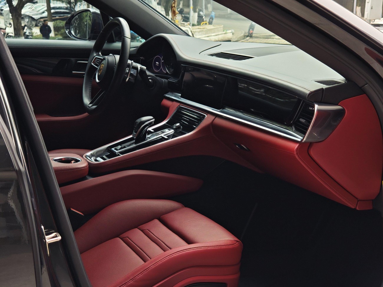 Porsche Panamera 2021