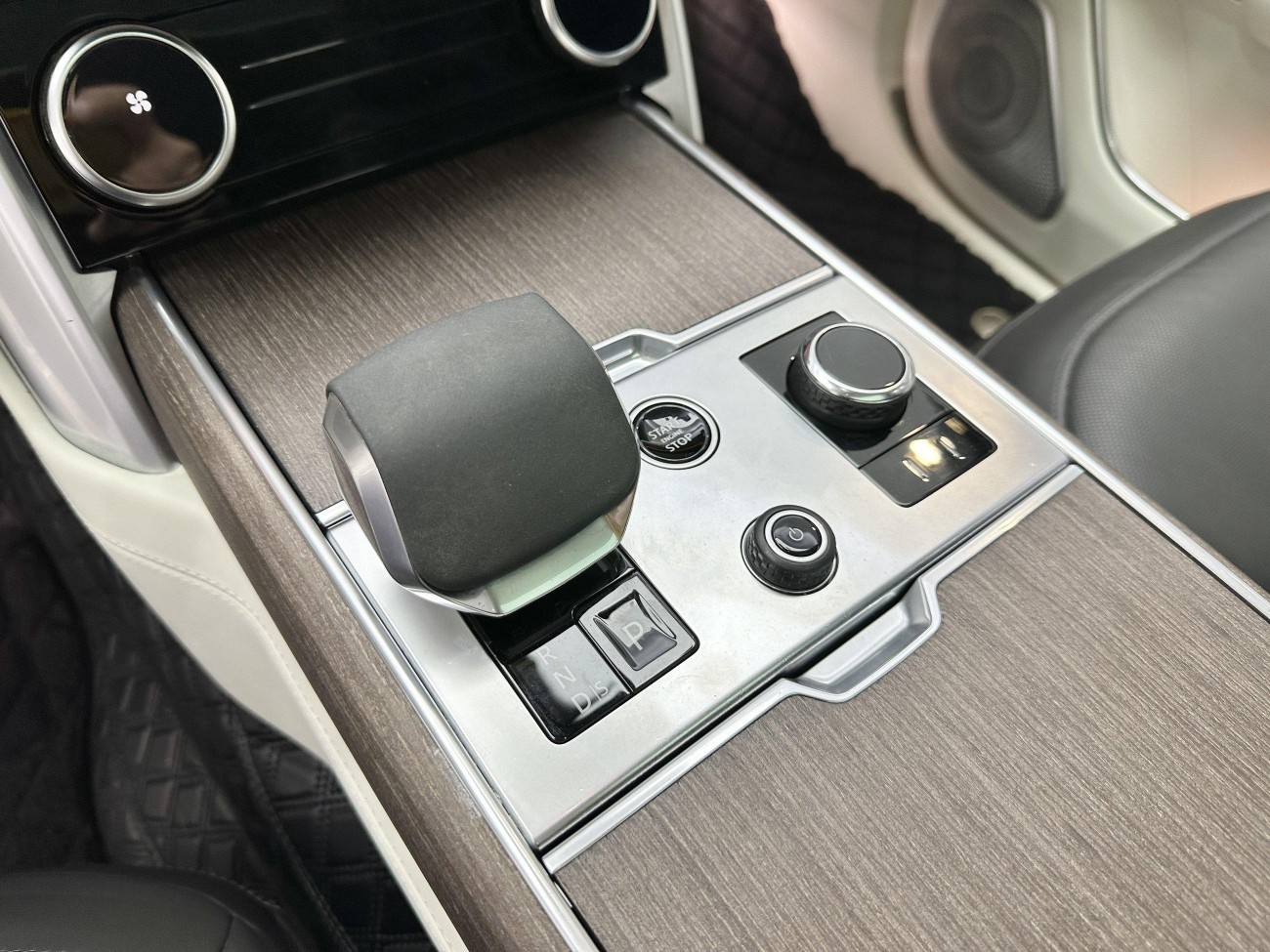 Land Rover Range Rover 2023