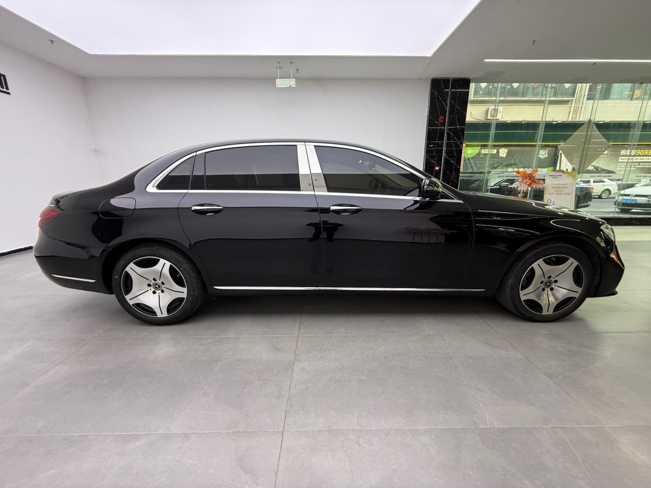 Mercedes-Benz E 300 L 2023