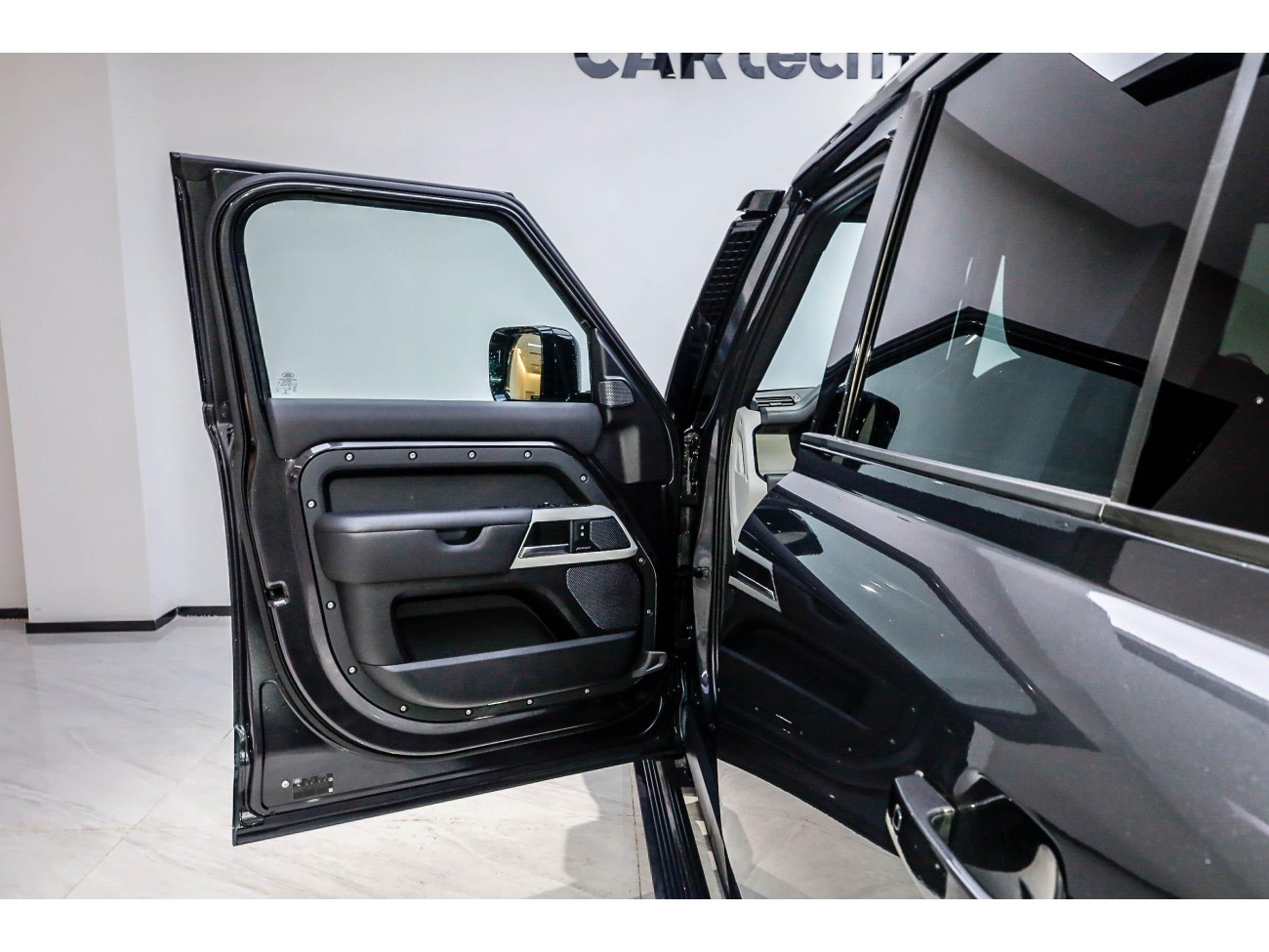 Land Rover Defender 2022