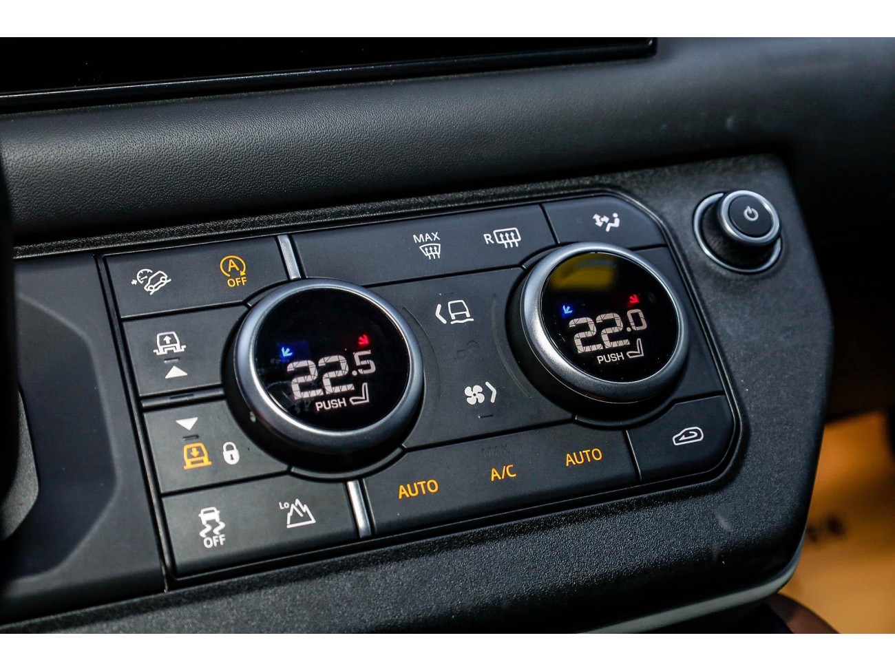 Land Rover Defender 2022