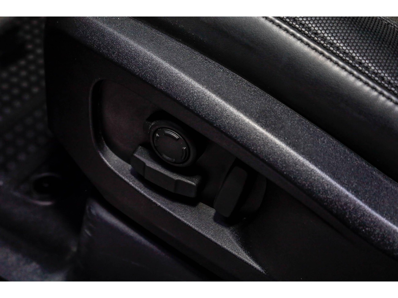 Land Rover Defender 2022