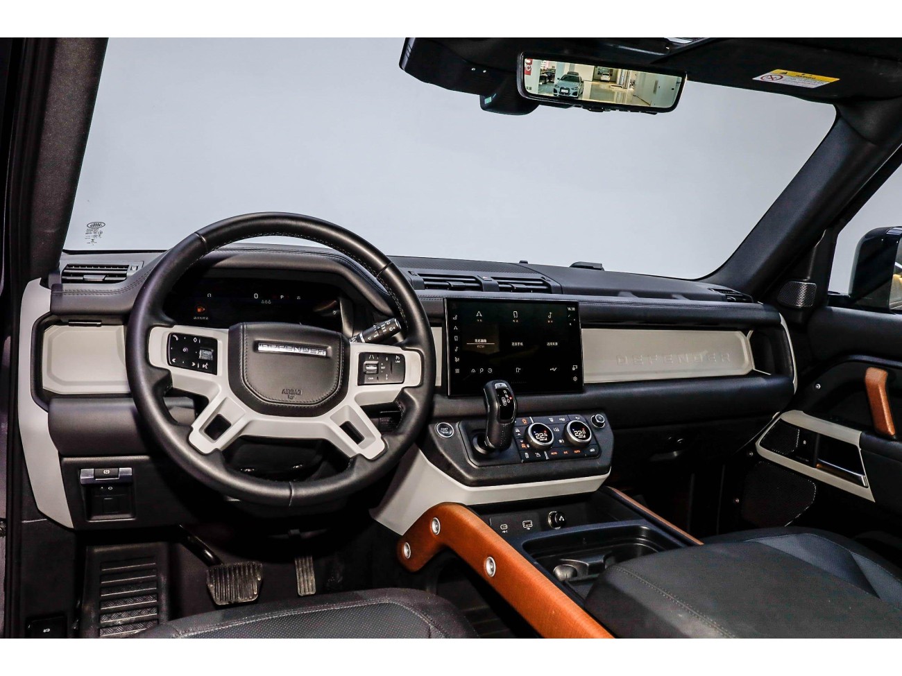 Land Rover Defender 2022