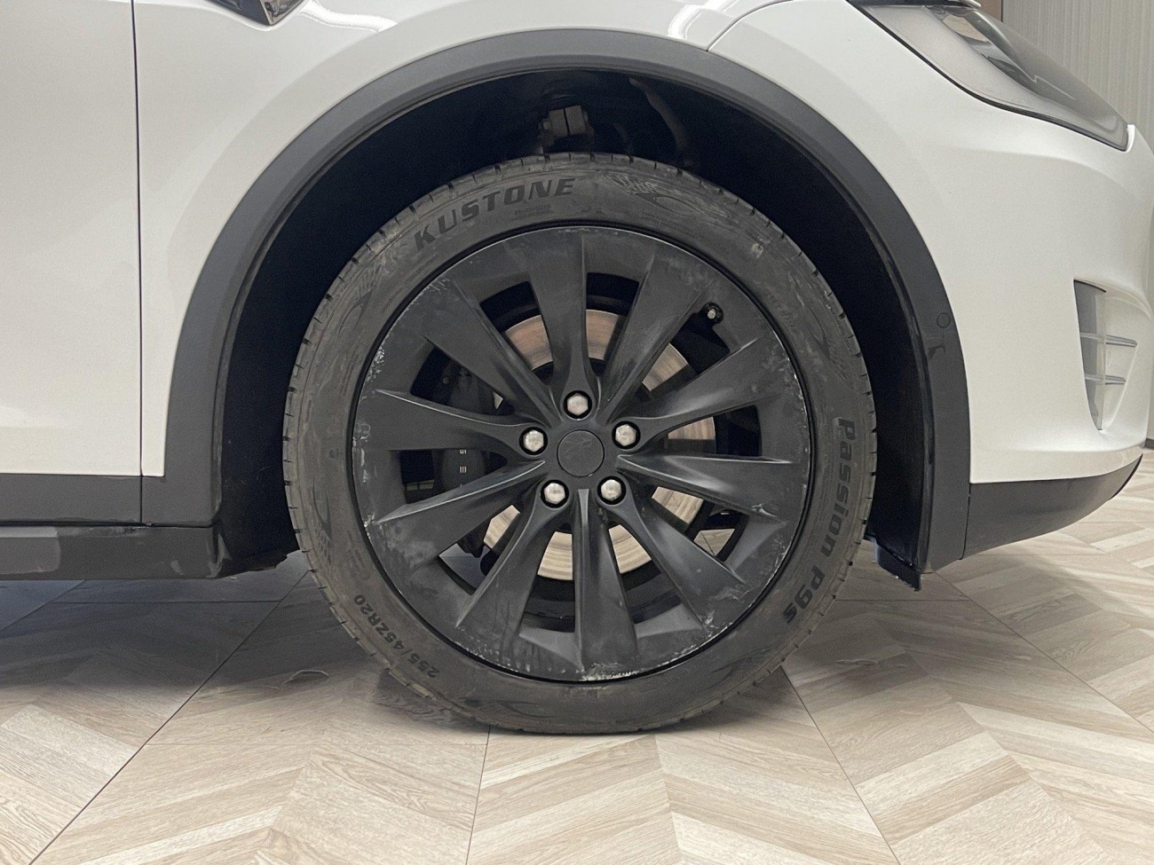 Tesla Model X 2020