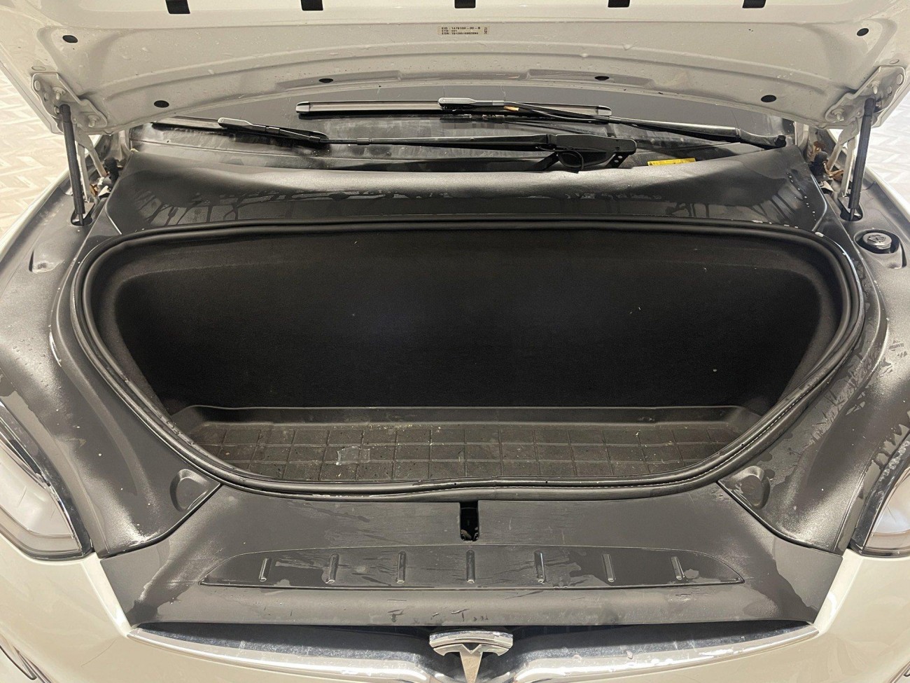 Tesla Model X 2020
