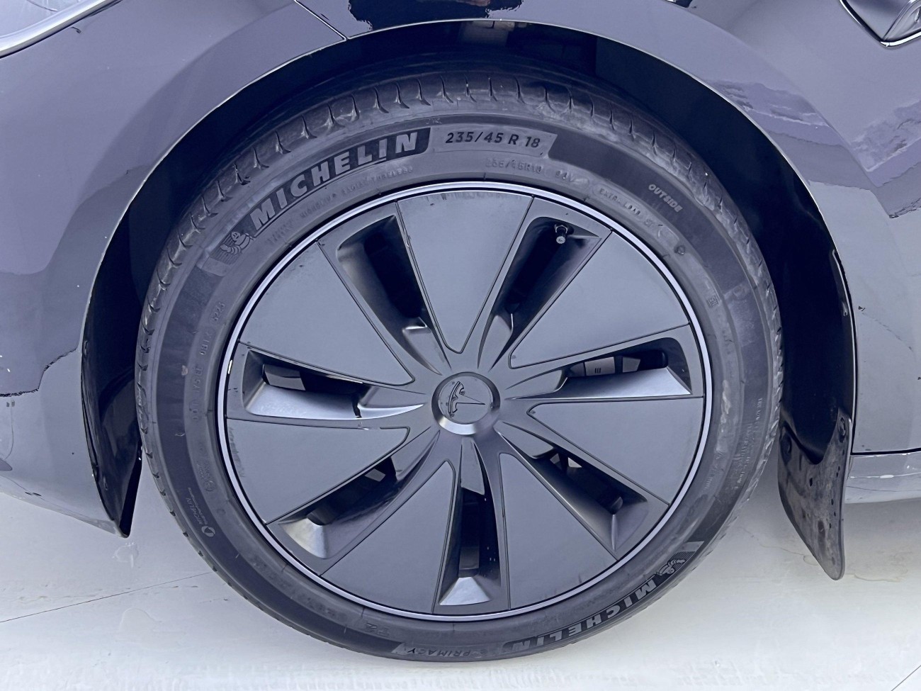 Tesla Model 3 2024