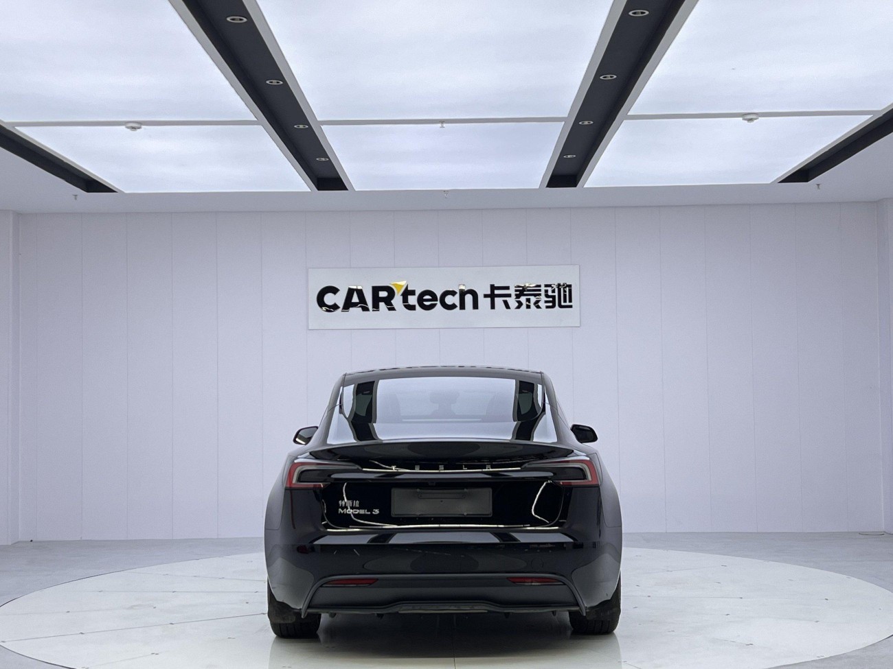 Tesla Model 3 2024