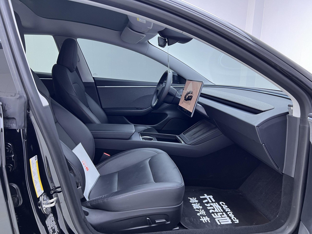Tesla Model 3 2024