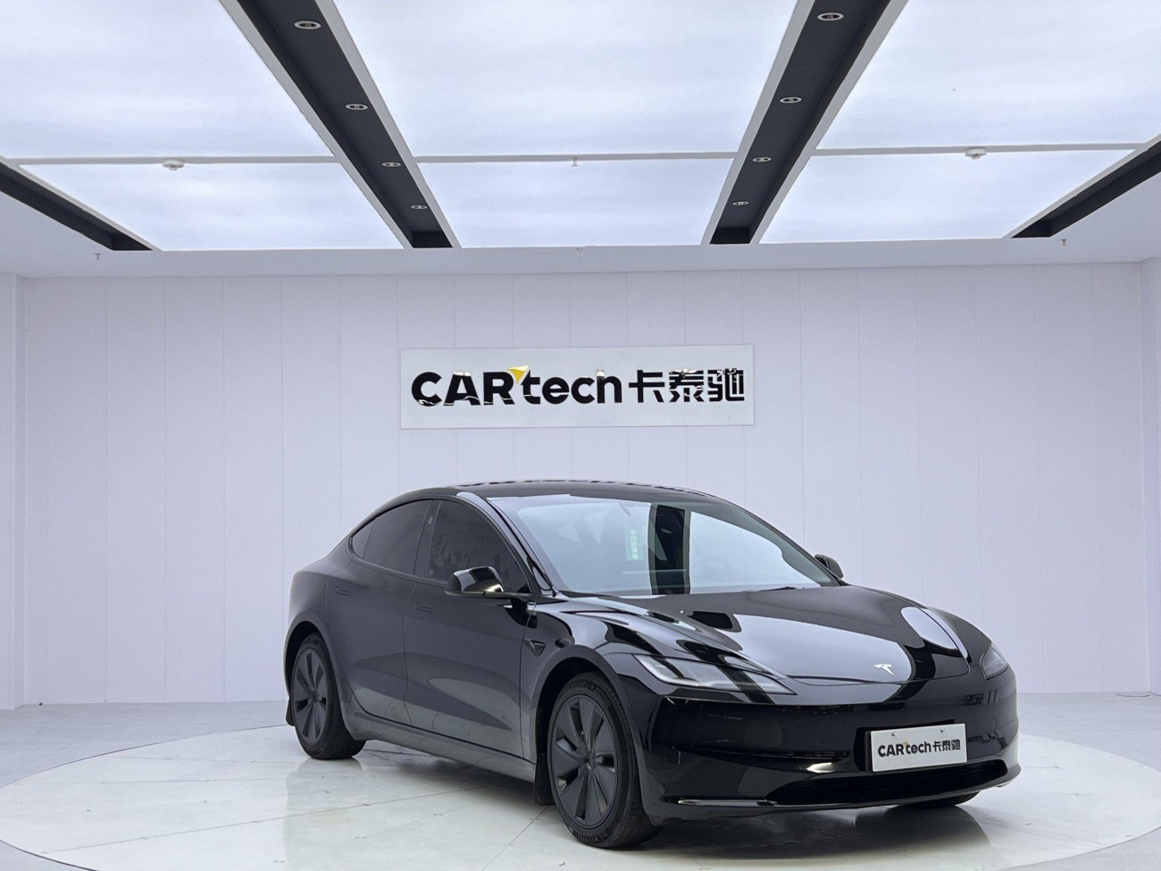 Tesla Model 3 2024