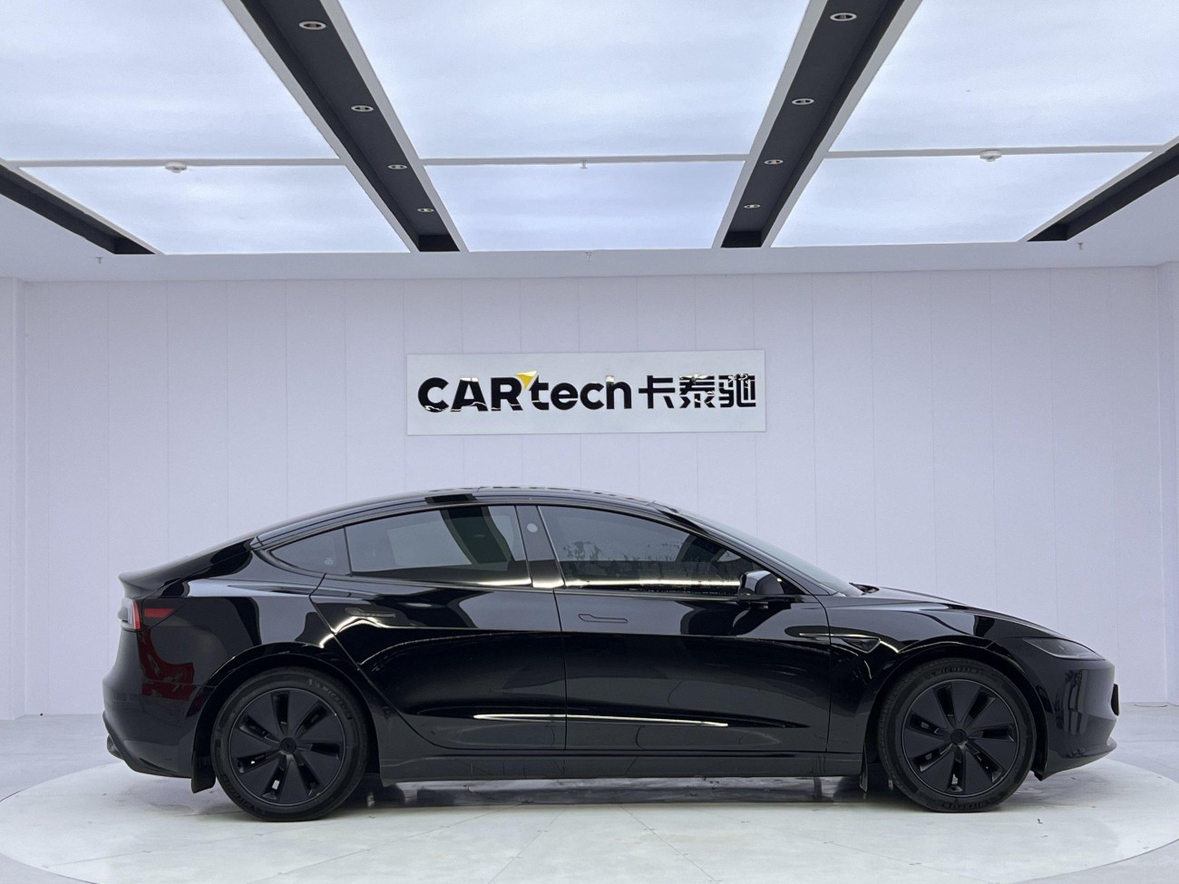 Tesla Model 3 2024