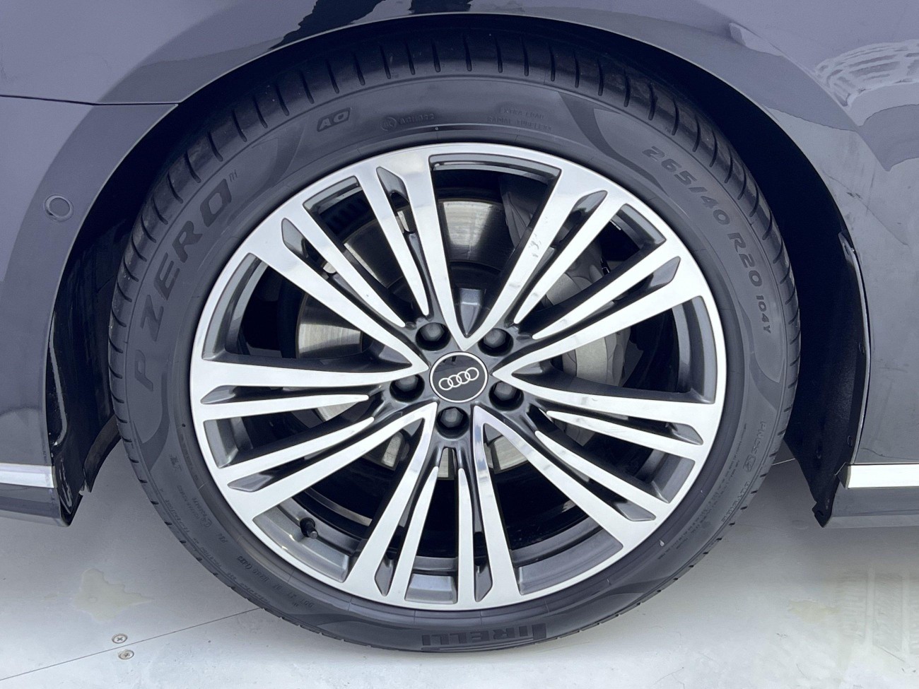 Audi A8L 50 TFSI 2023