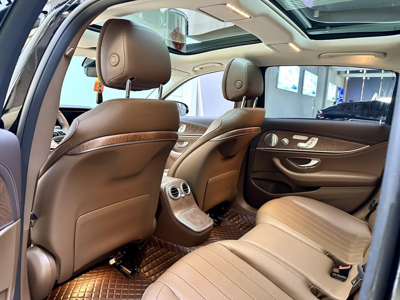 Mercedes-Benz E 300 L 2023