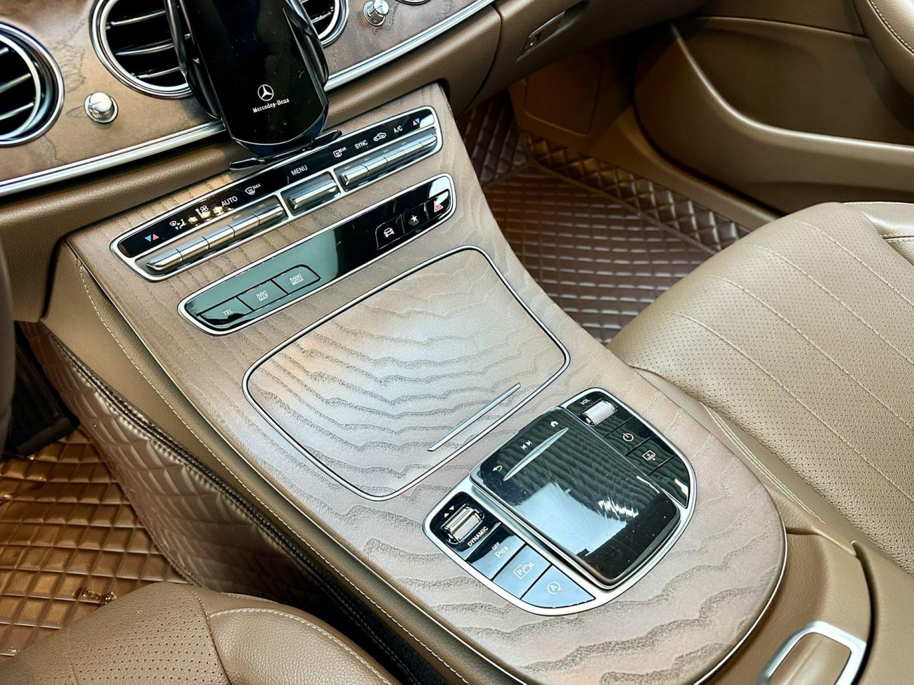 Mercedes-Benz E 300 L 2023