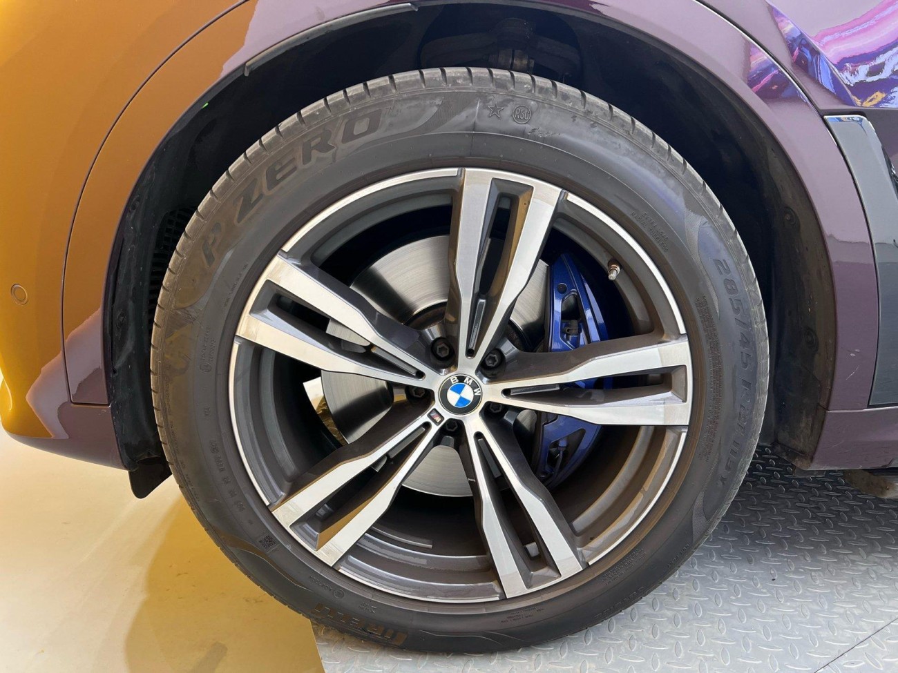 BMW X7 2021