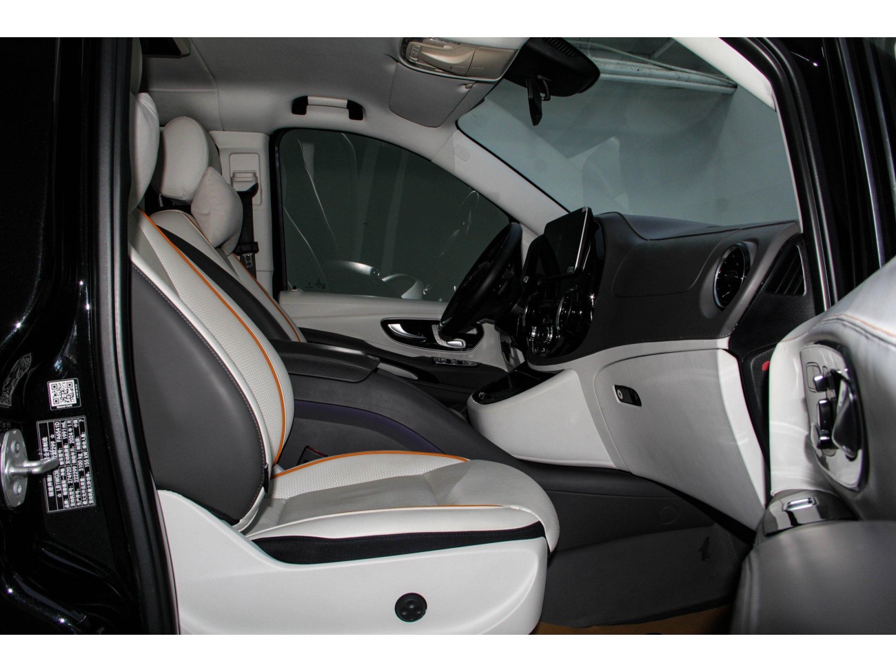 Mercedes-Benz 2023 2024