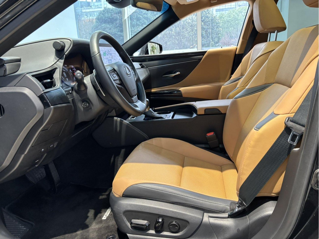 Lexus ES 300h 2024