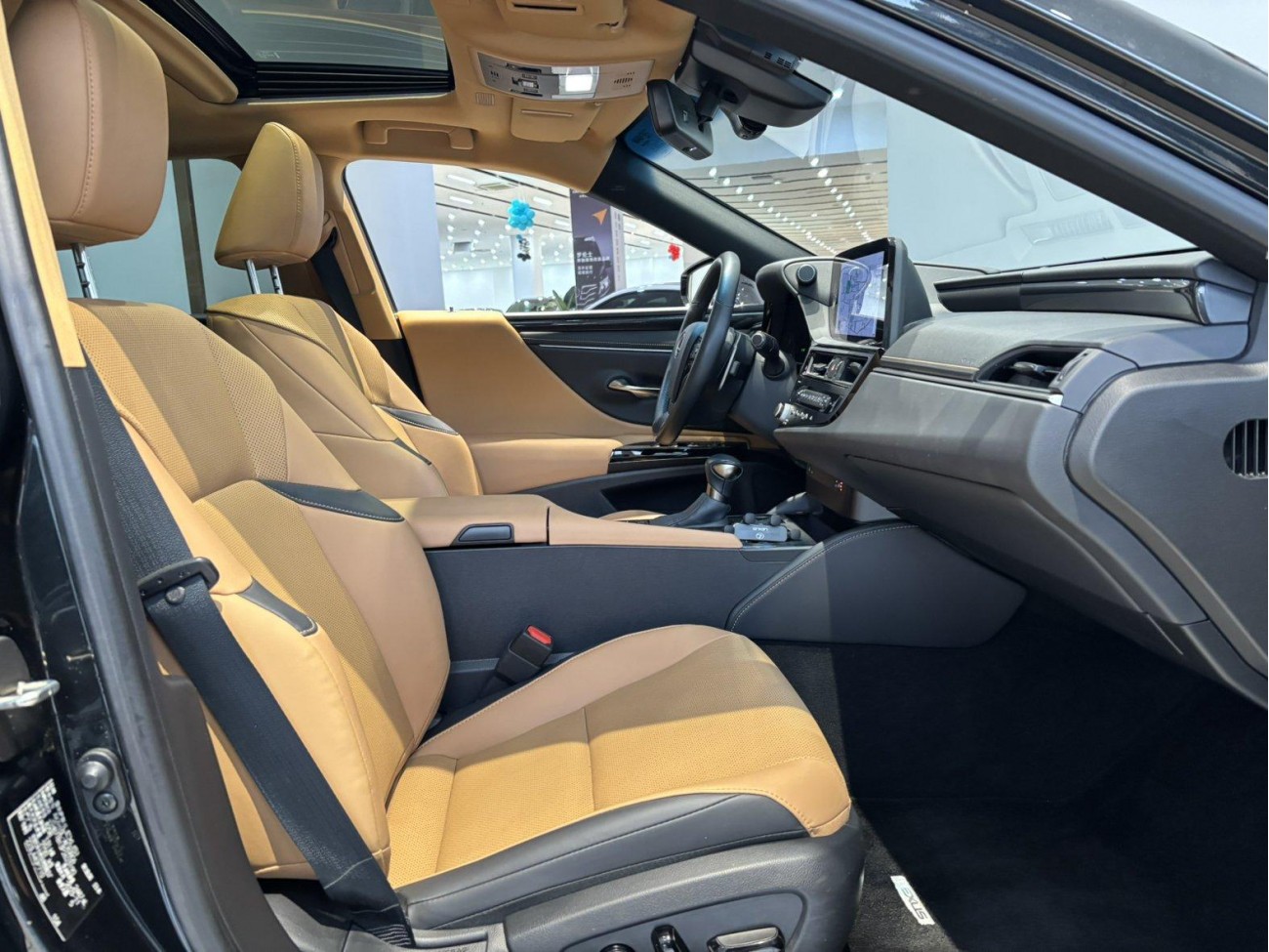 Lexus ES 300h 2024
