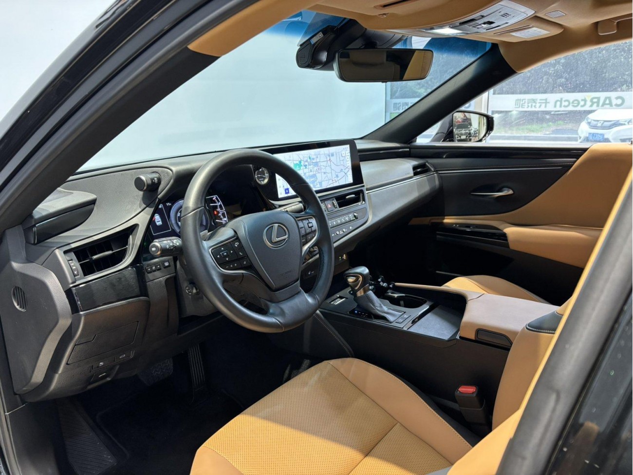 Lexus ES 300h 2024