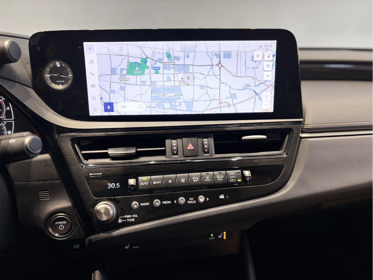 Lexus ES 300h 2024