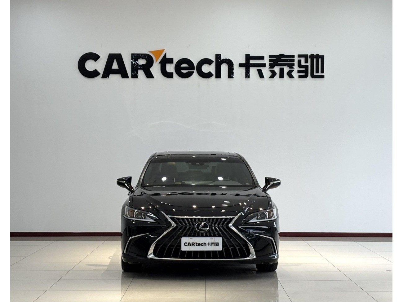 Lexus ES 300h 2024