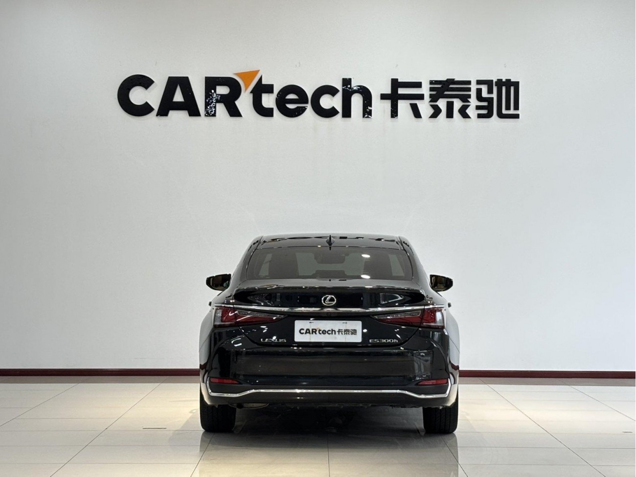 Lexus ES 300h 2024
