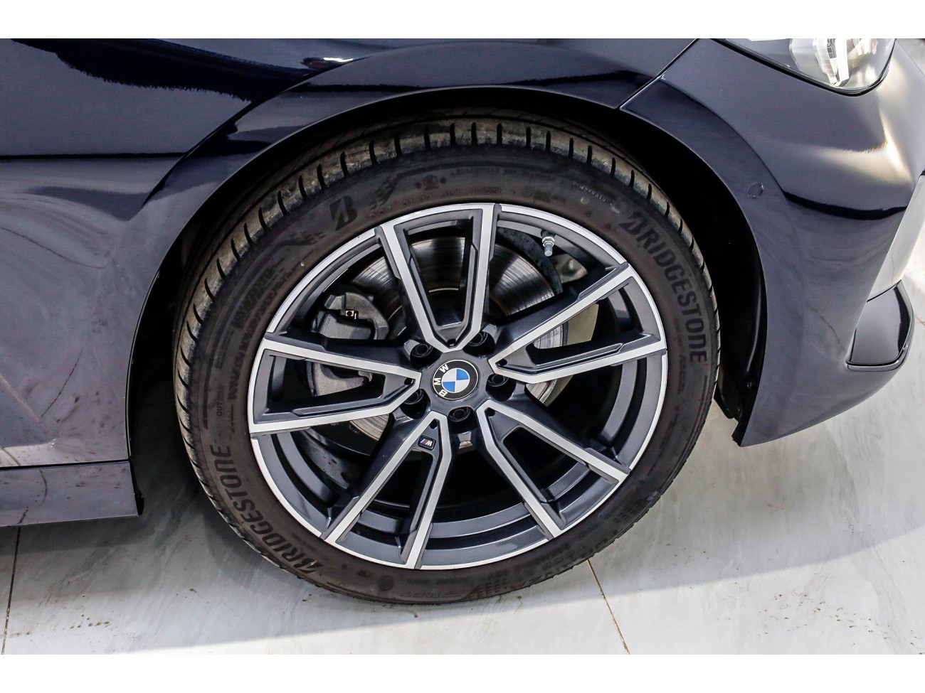 BMW 325Li 2023