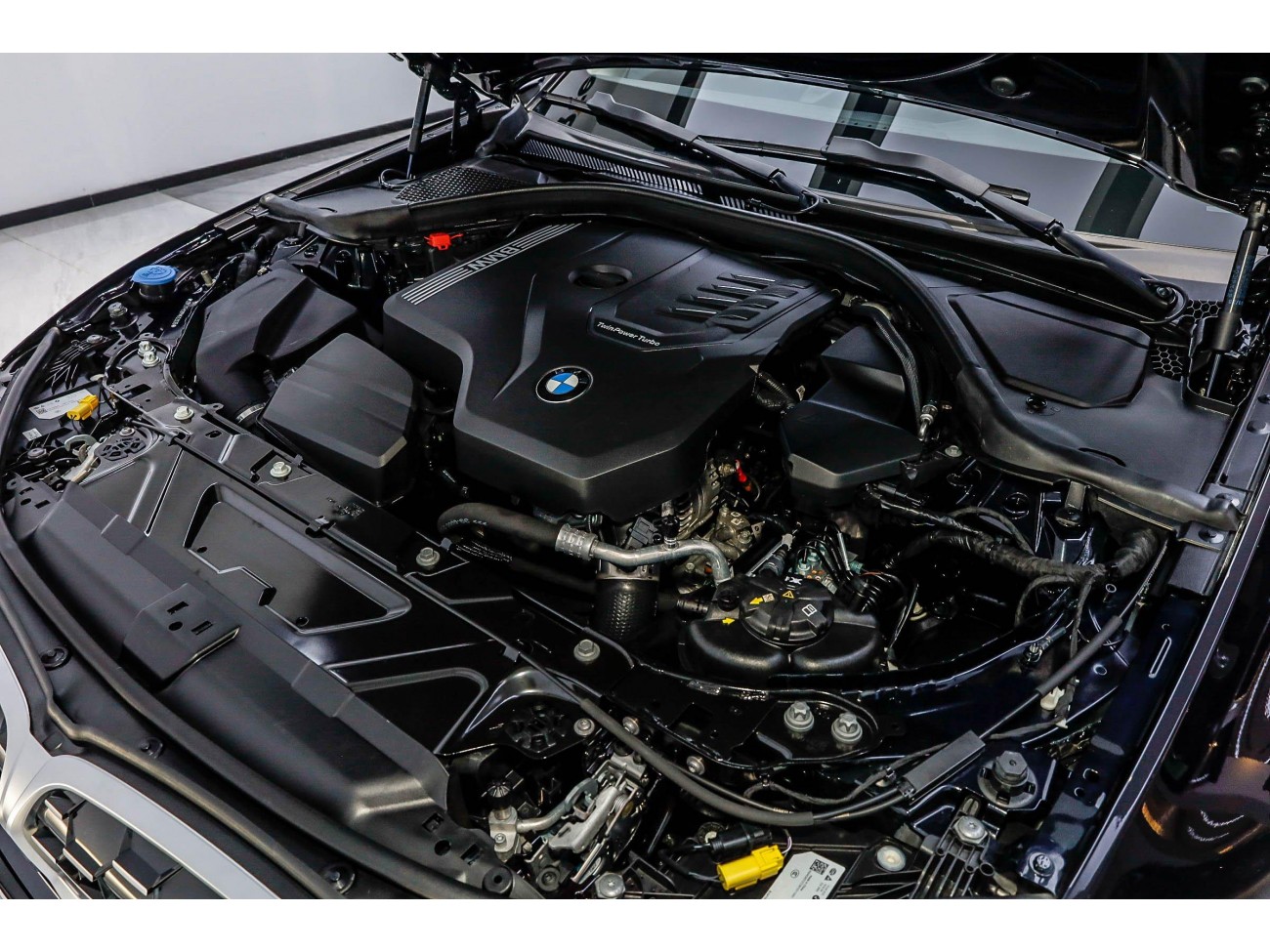BMW 325Li 2023