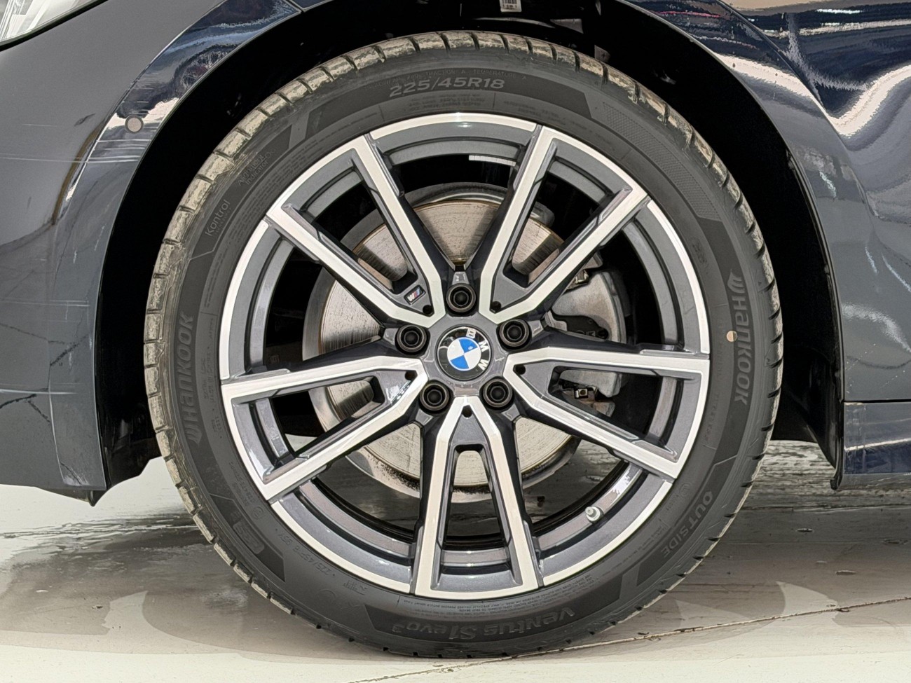 BMW 325Li 2025