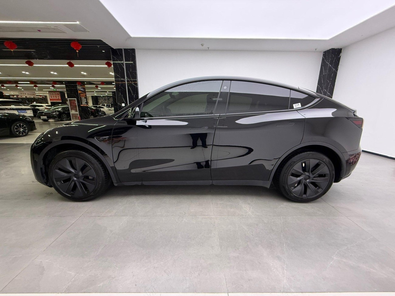 Tesla Model Y 2024