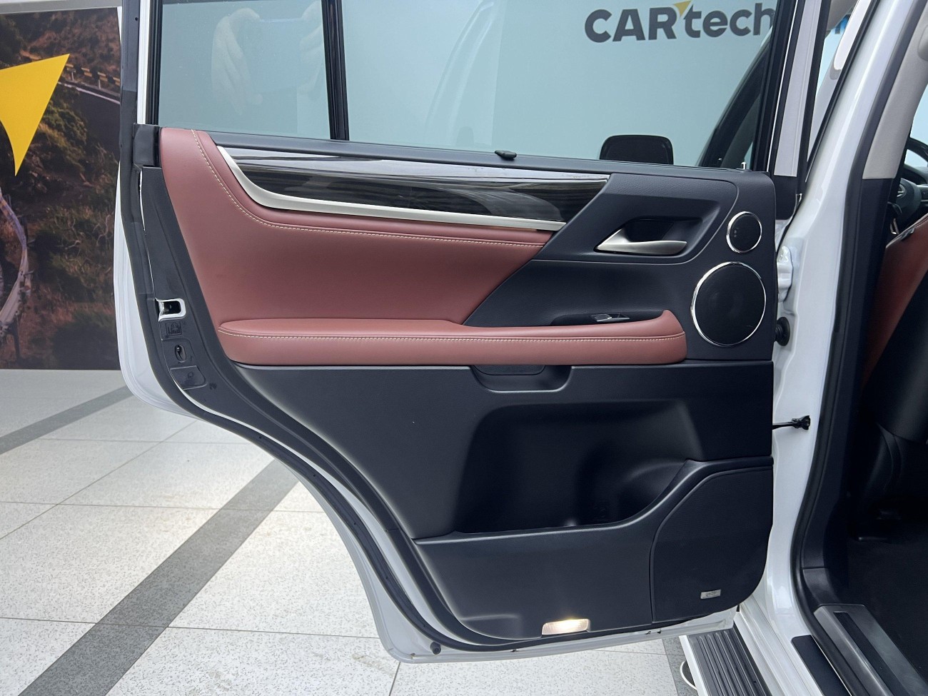 Lexus LX 570 2020