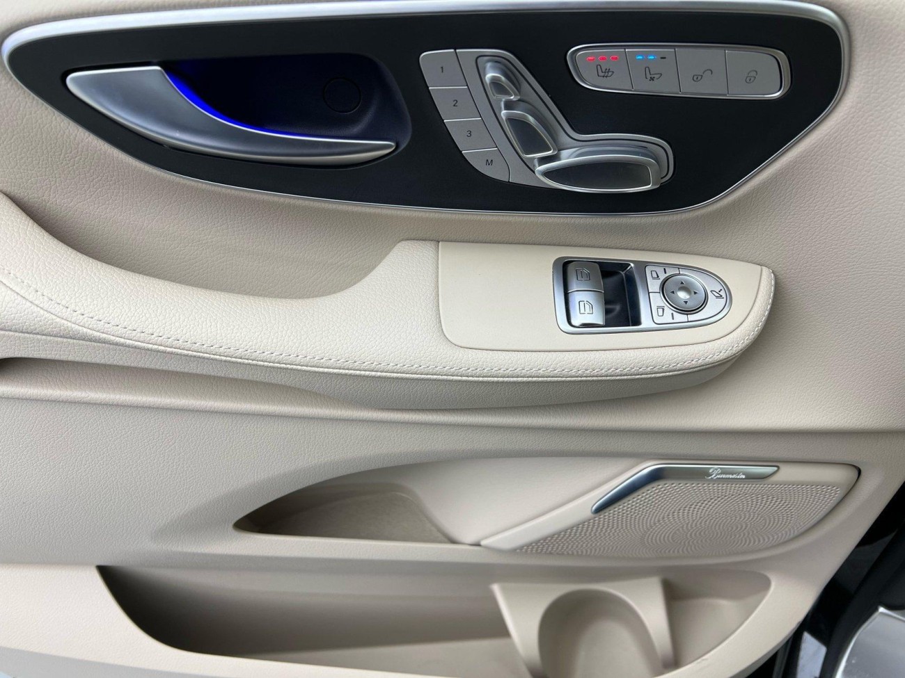 Mercedes-Benz V 2025