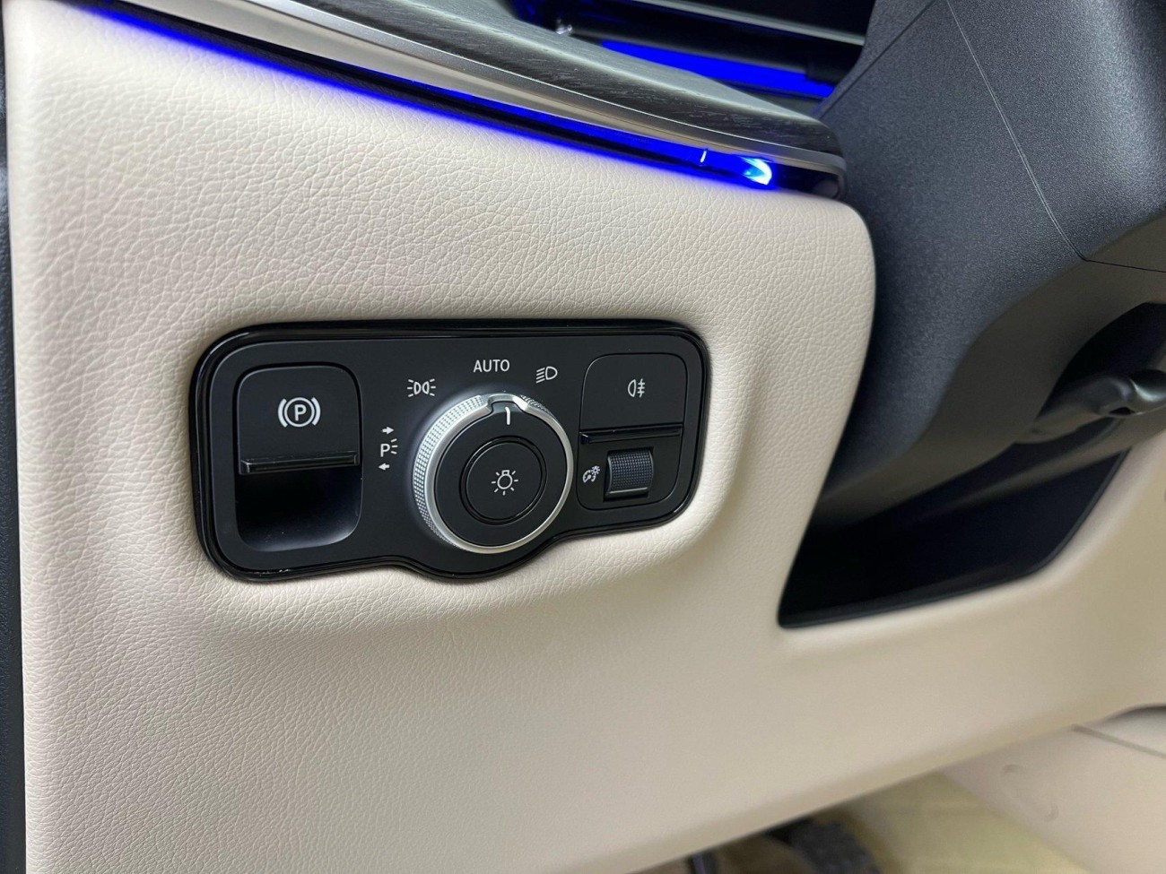 Mercedes-Benz V 2025