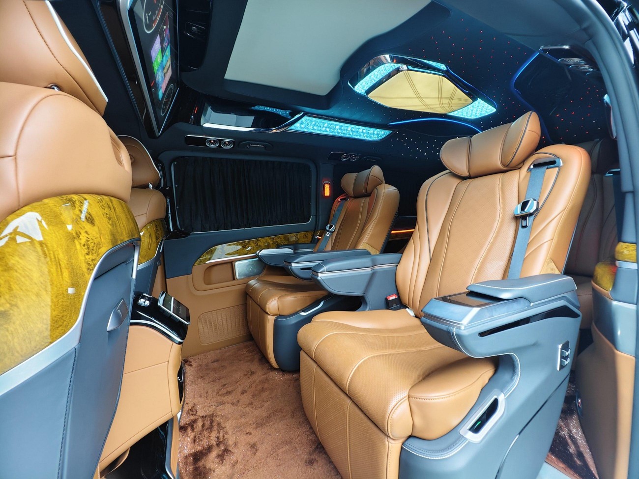 Mercedes-Benz V260L 2024