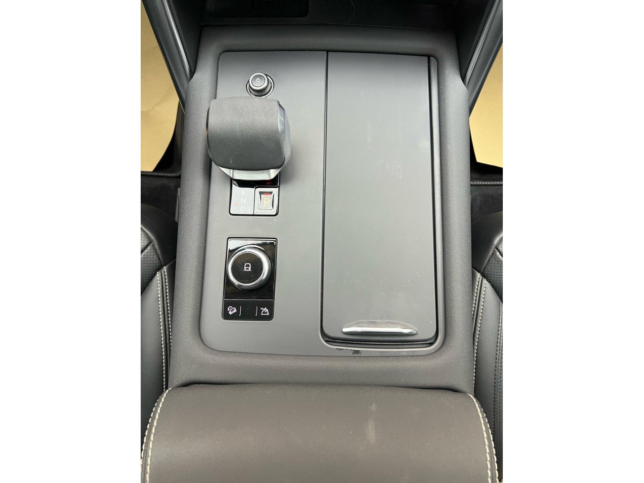 Land Rover Discovery 2021
