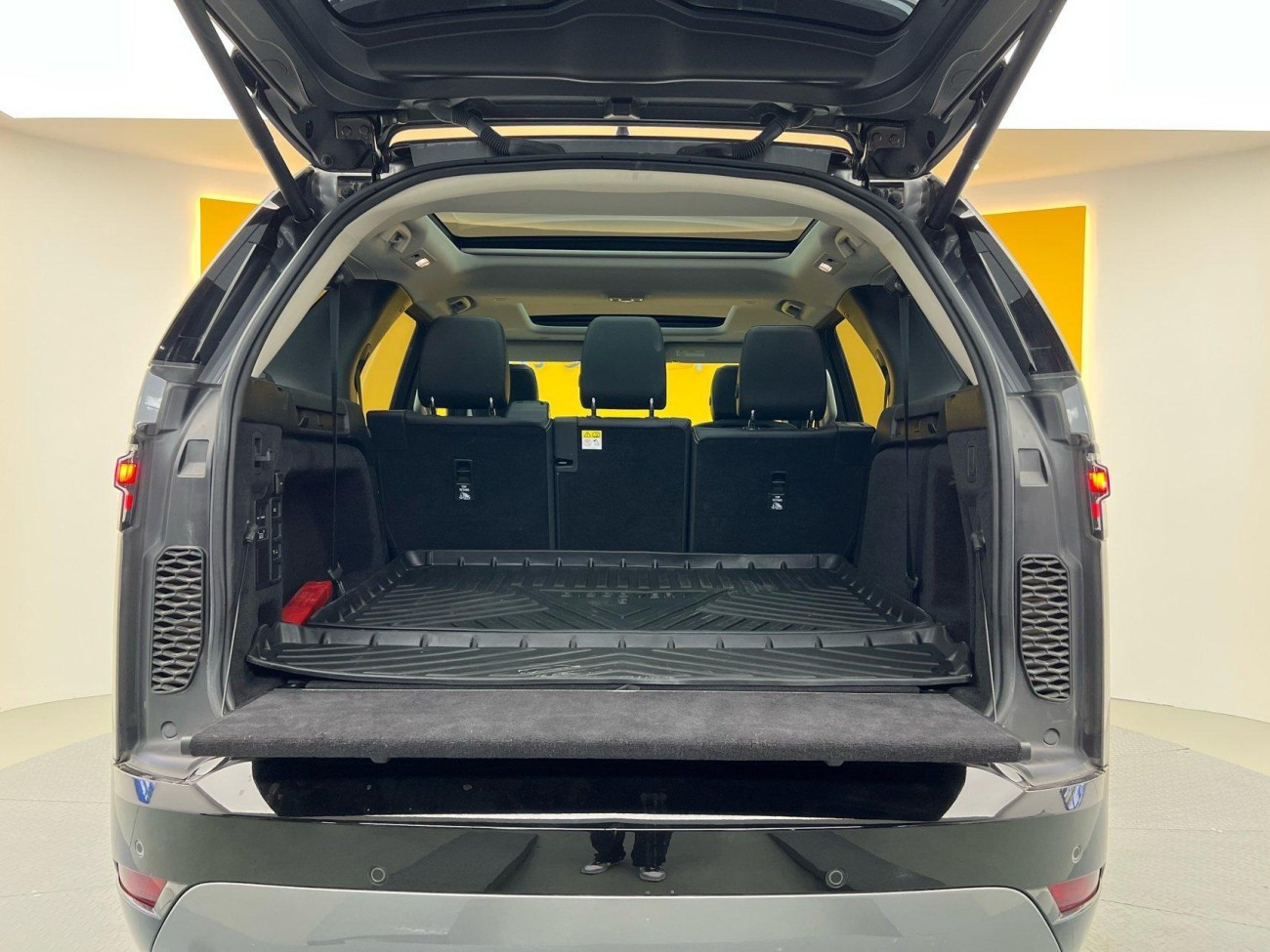 Land Rover Discovery 2021