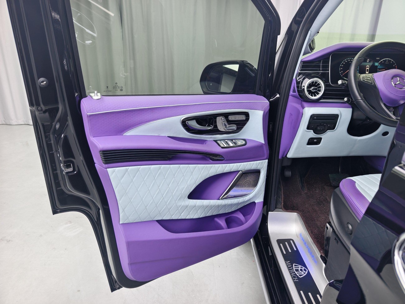 Mercedes-Benz 2023 2024