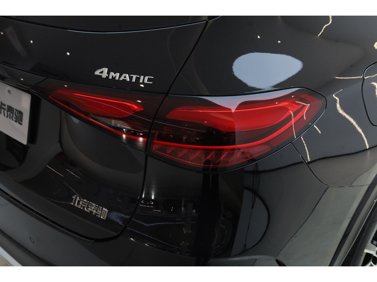 Mercedes-Benz GLC 260 L 2025