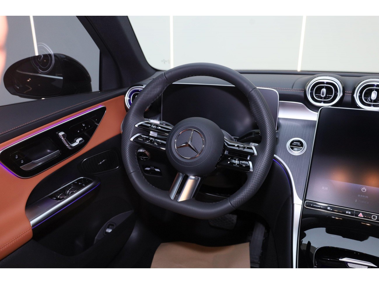Mercedes-Benz GLC 260 L 2025